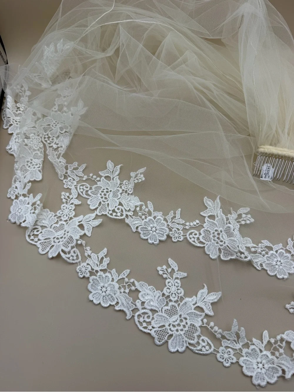 Ivory Bridal Wedding Veil Floral Lace Embroidery Metal Comb
